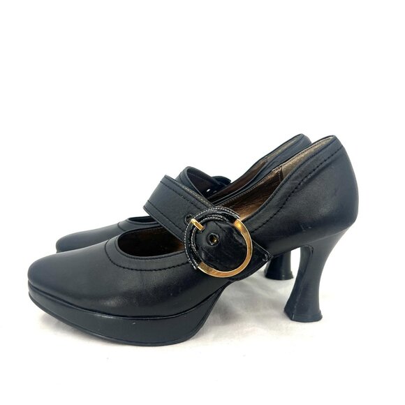 Elegant Black Heels with Gold Accent - Picture 1 of 10